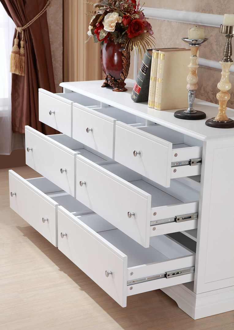 white Cardinia baby change table/changer / 7 chest of drawers/free