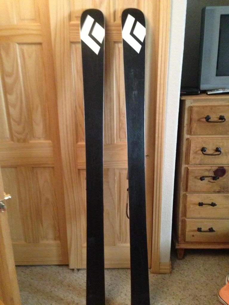 skis1_zps88cc9ba2.jpg