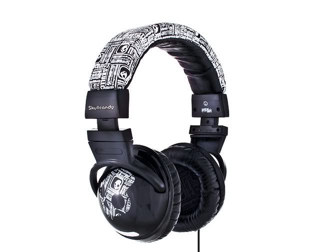 hesh-09-white-black-headphones-glamor.jpg