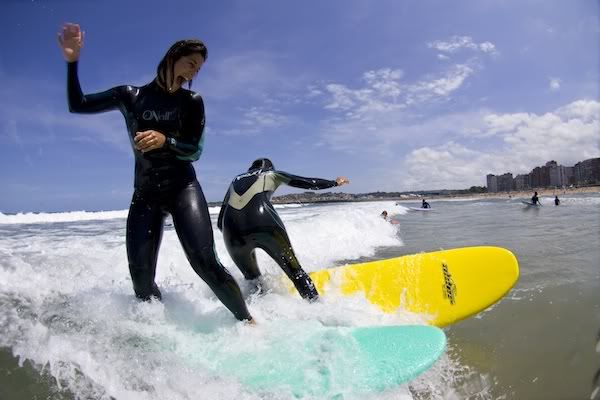 Oferta curso surf fin de semana en Gijón - Playa de San Lorenzo - Escuela Asturiana de Surf