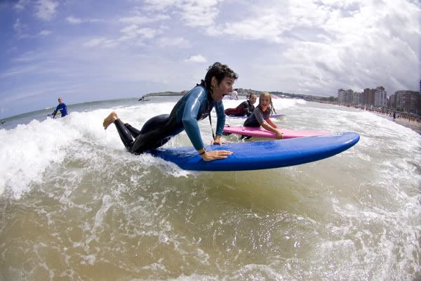 40% descuento curso surf en Gijon o Llanes con la Escuela Asturiana de Surf
