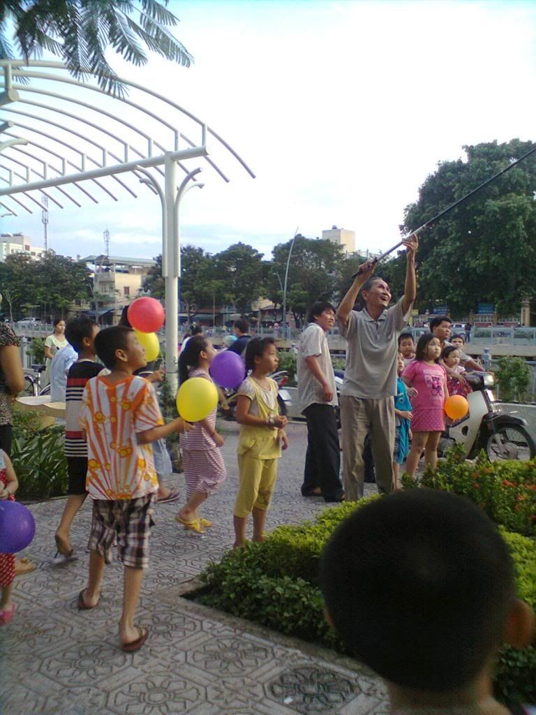 Thả cả đàn chuột lên trời  ?? - 3